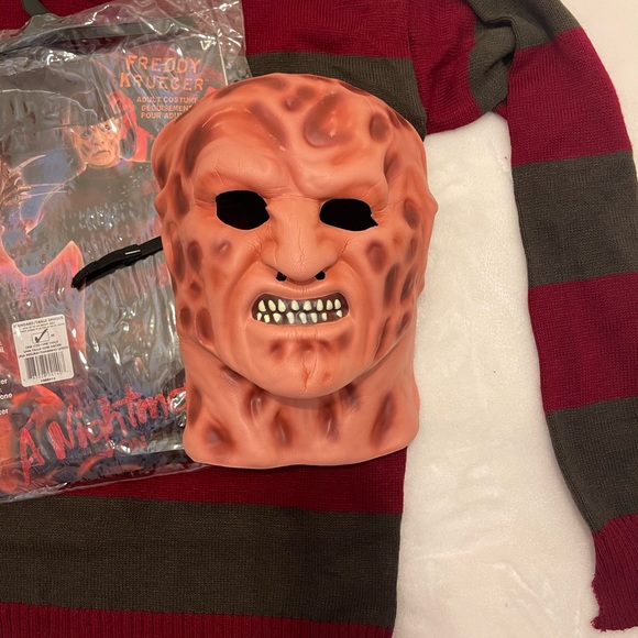 Freddy Krueger Distressed Sweater & Mask Costume, A Nightmare on Elm Str… - Picture 10 of 15